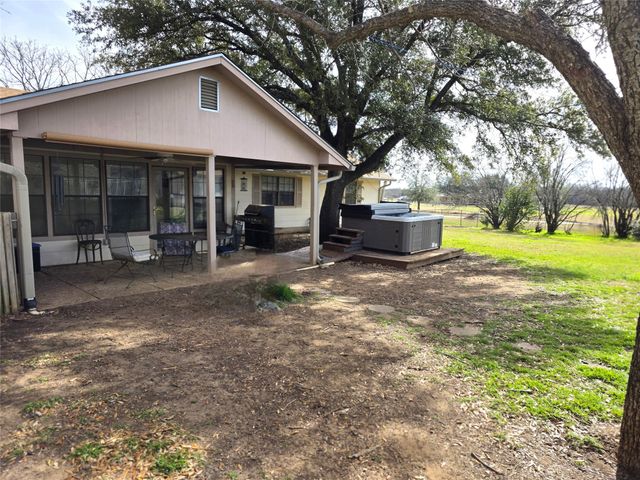 107 Quail Lake Drive W, Whitney, TX 76692