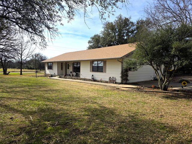 107 Quail Lake Drive W, Whitney, TX 76692