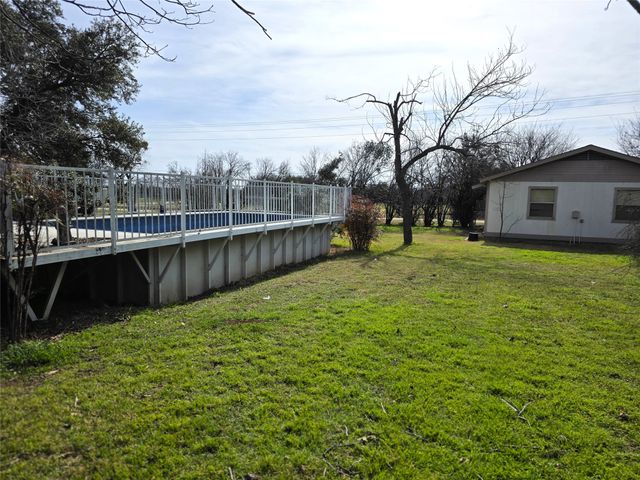 107 Quail Lake Drive W, Whitney, TX 76692