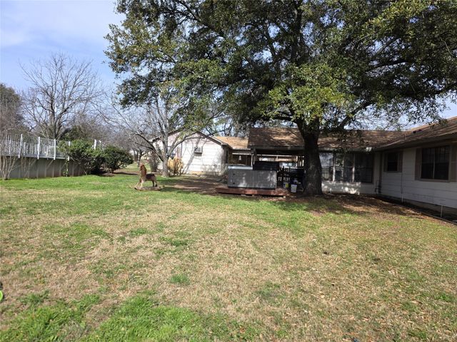 107 Quail Lake Drive W, Whitney, TX 76692