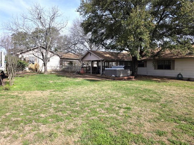 107 Quail Lake Drive W, Whitney, TX 76692