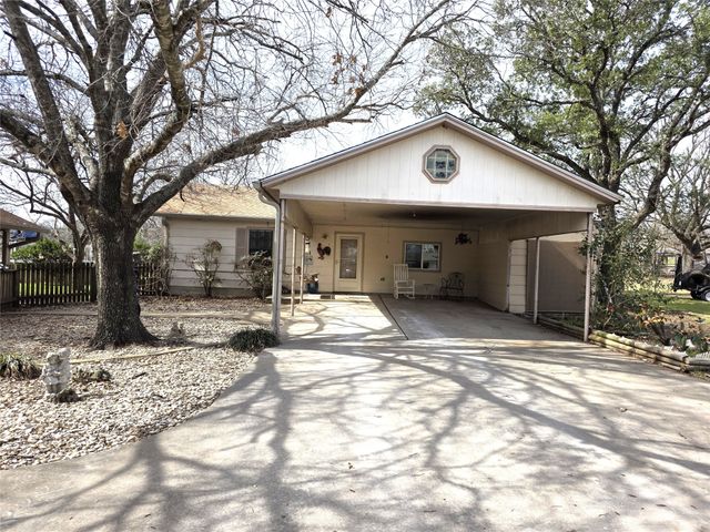 107 Quail Lake Drive W, Whitney, TX 76692