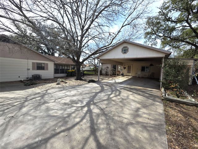 107 Quail Lake Drive W, Whitney, TX 76692