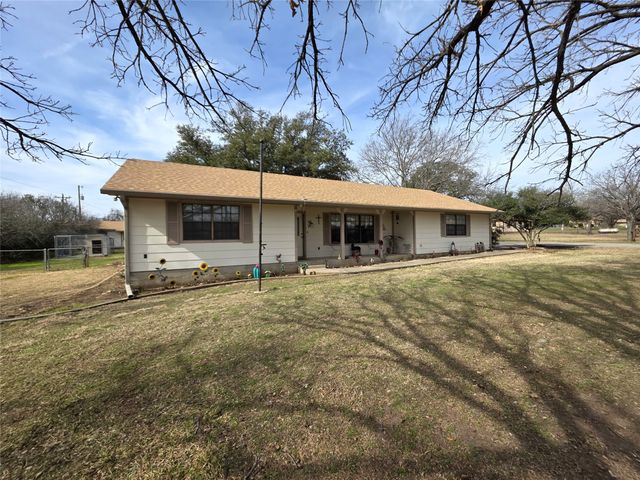 107 Quail Lake Drive W, Whitney, TX 76692