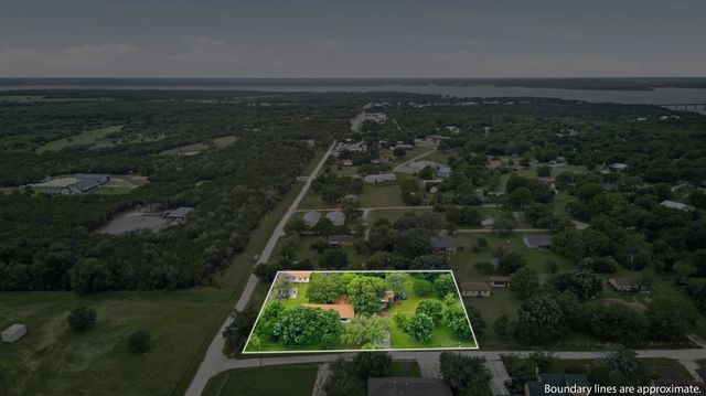 107 Quail Lake Drive W, Whitney, TX 76692