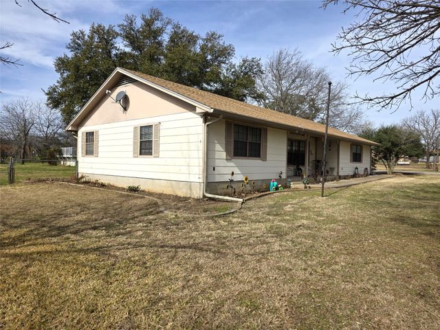 107 Quail Lake Drive W, Whitney, TX 76692