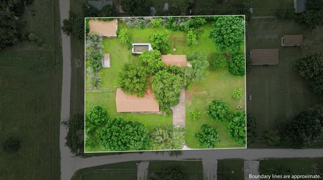 107 Quail Lake Drive W, Whitney, TX 76692