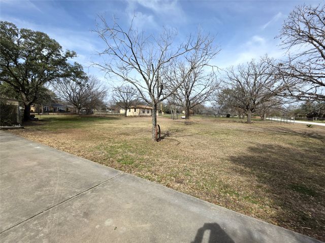107 Quail Lake Drive W, Whitney, TX 76692