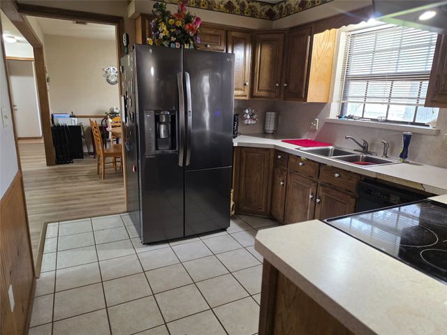 107 Quail Lake Drive W, Whitney, TX 76692