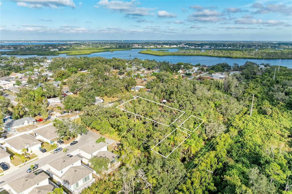 Image 2 of property listing at 3006 12TH AVENUE E, Bradenton, FL 34208