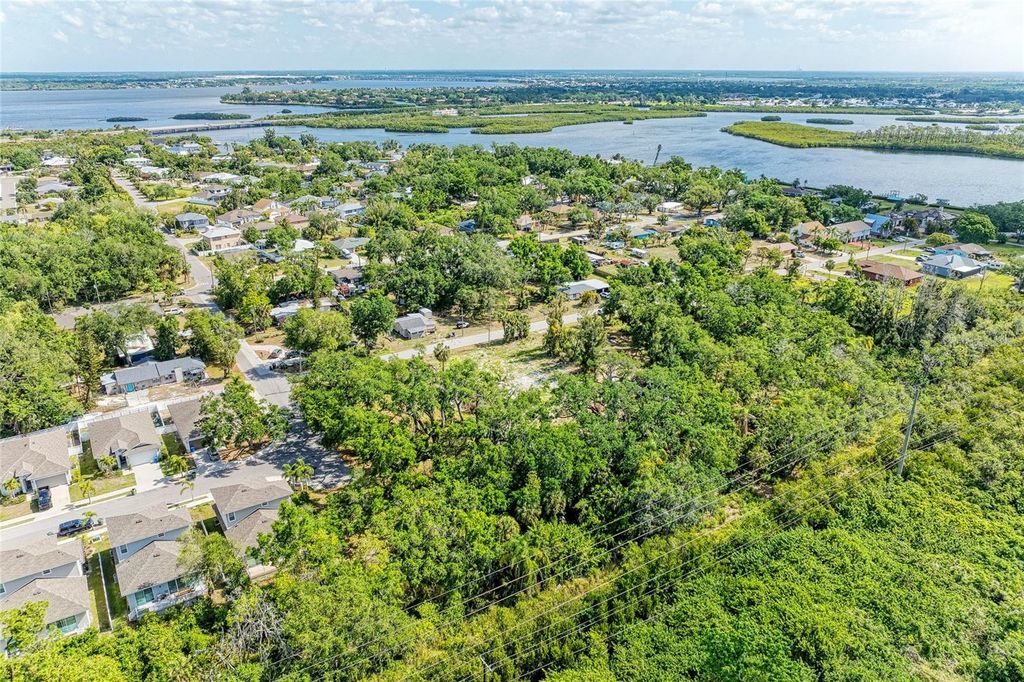 Image 17 of property listing at 3006 12TH AVENUE E, Bradenton, FL 34208