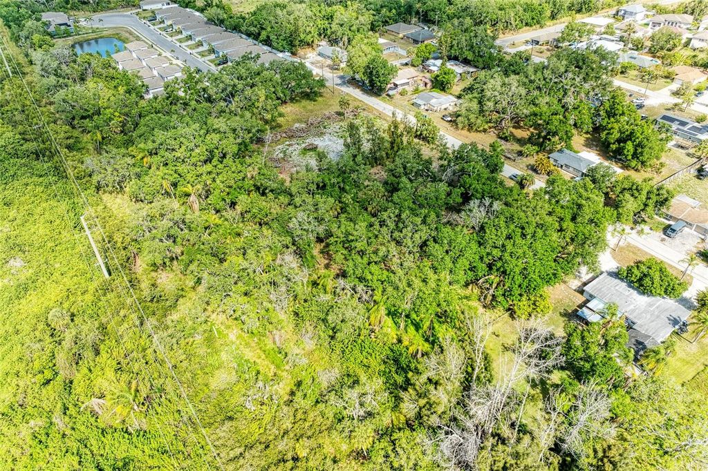 Image 20 of property listing at 3006 12TH AVENUE E, Bradenton, FL 34208