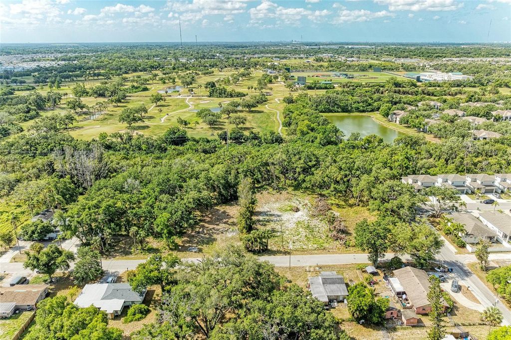 Image 3 of property listing at 3006 12TH AVENUE E, Bradenton, FL 34208
