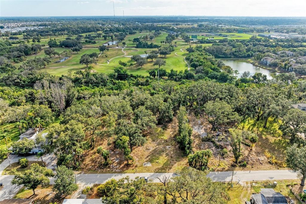 Image 6 of property listing at 3006 12TH AVENUE E, Bradenton, FL 34208