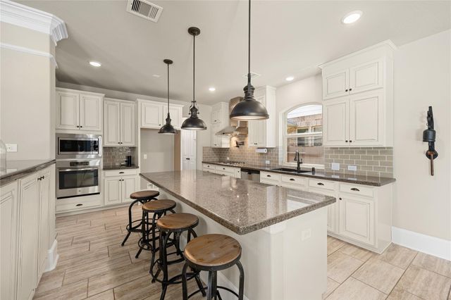13811 Lake Conner Lane, Houston, TX 77044