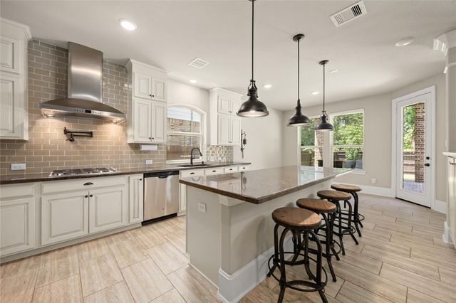 13811 Lake Conner Lane, Houston, TX 77044
