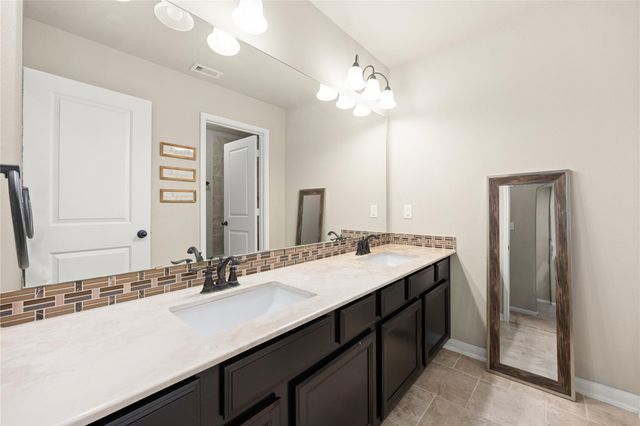 13811 Lake Conner Lane, Houston, TX 77044