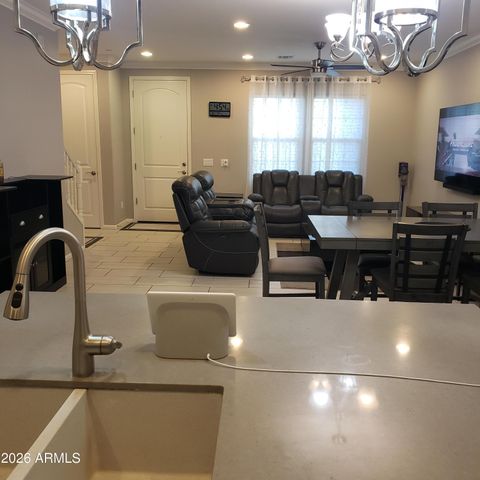 2477 W MARKET Place 11, Chandler, AZ 85248