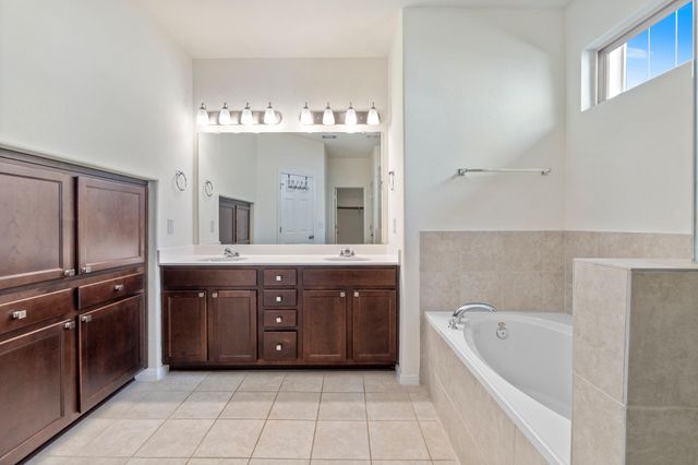 405 Little Draw LN, Leander, TX 78641