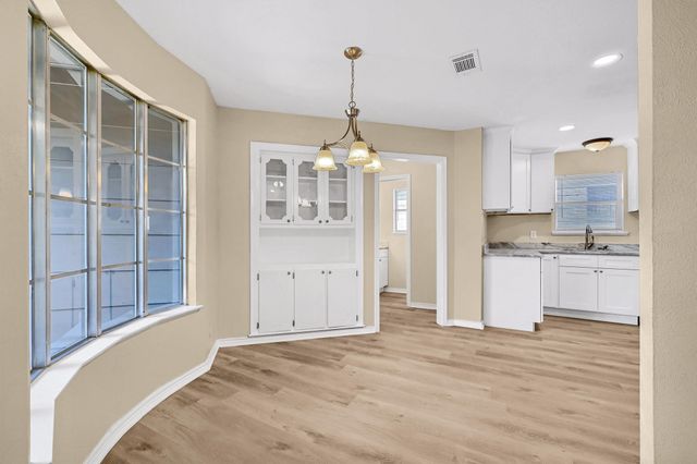 2606 Bennett Avenue, Sherman, TX 75090