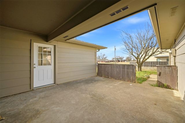 2606 Bennett Avenue, Sherman, TX 75090