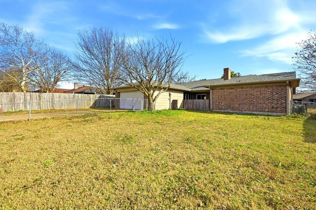2606 Bennett Avenue, Sherman, TX 75090