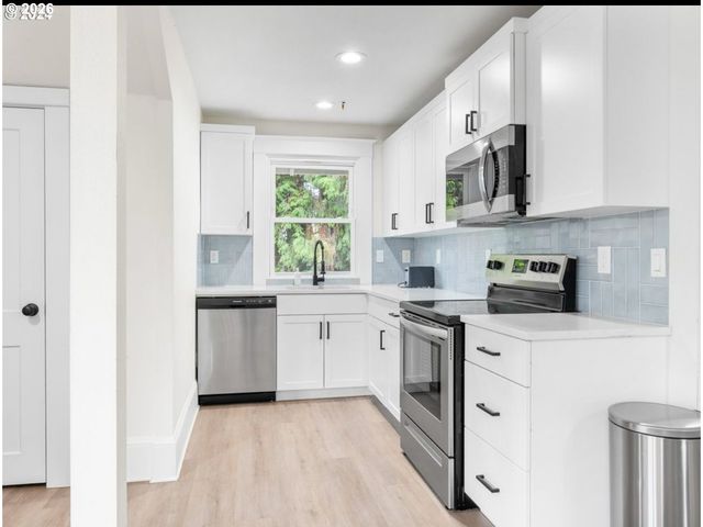 3415 Ne 41ST Ave, Portland, OR 97212