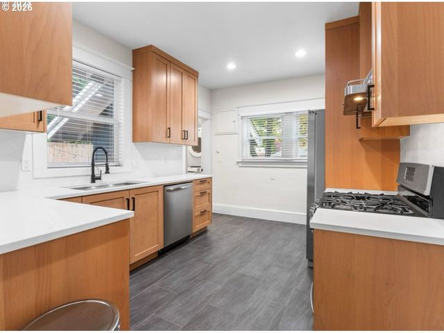 3415 Ne 41ST Ave, Portland, OR 97212