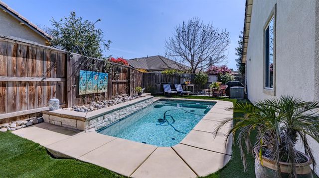 2848 Westport Cir, Oakdale, CA 95361