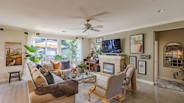 2848 Westport Cir, Oakdale, CA 95361