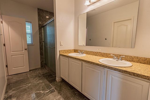 5367 NW Wisk Fern Circle, Port St. Lucie, FL 34986