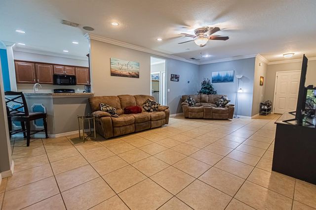 5367 NW Wisk Fern Circle, Port St. Lucie, FL 34986