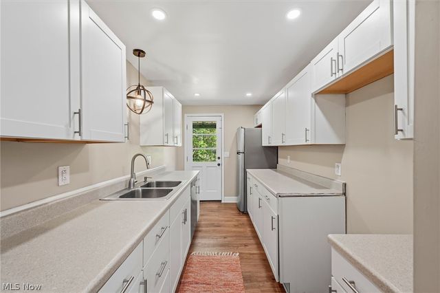 815 E Cassell Avenue, Barberton, OH 44203