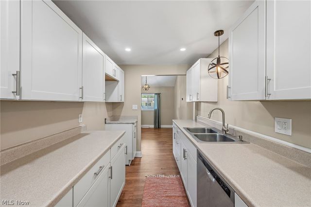 815 E Cassell Avenue, Barberton, OH 44203
