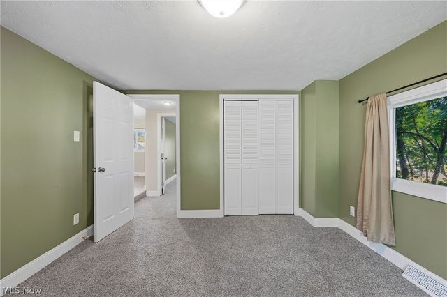 815 E Cassell Avenue, Barberton, OH 44203