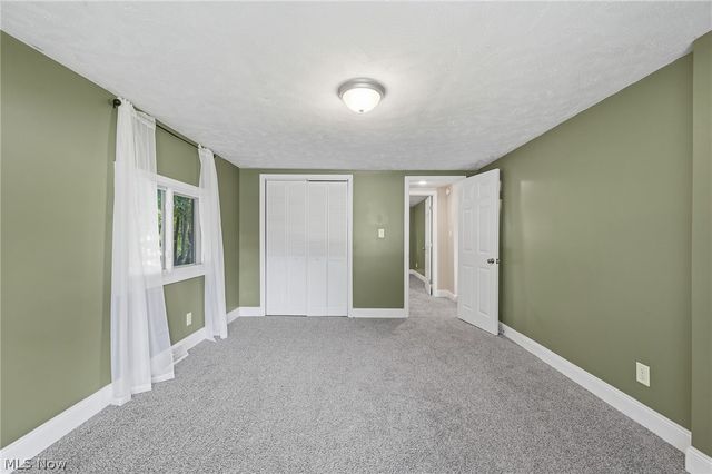 815 E Cassell Avenue, Barberton, OH 44203