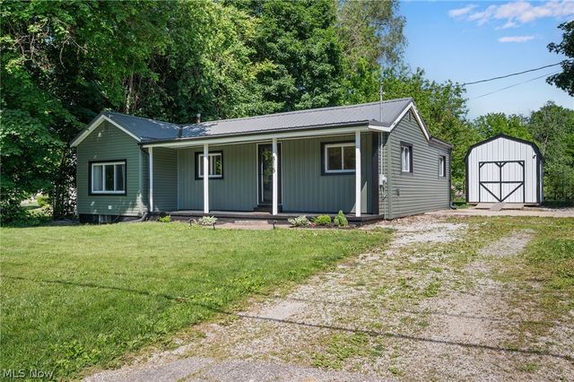 815 E Cassell Avenue, Barberton, OH 44203