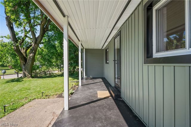 815 E Cassell Avenue, Barberton, OH 44203