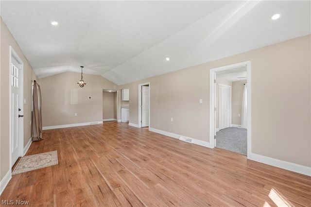 815 E Cassell Avenue, Barberton, OH 44203