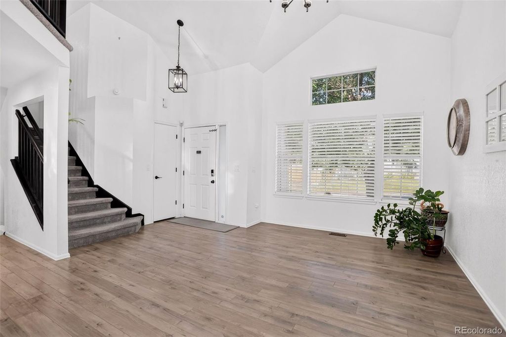 Image 2 of property listing at 10026 Westside Circle, Littleton, CO 80125