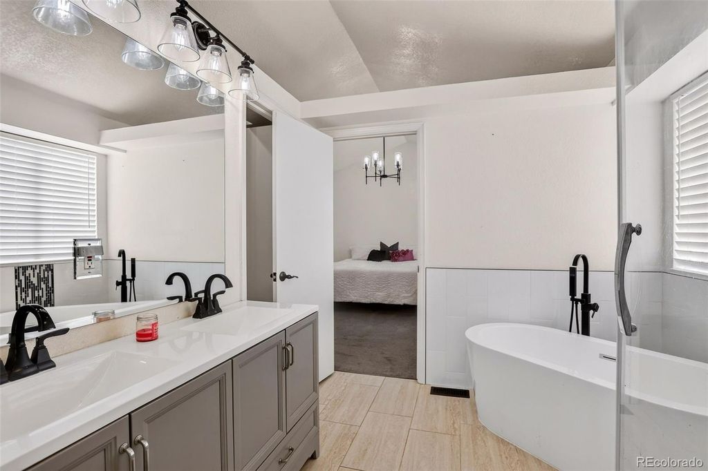 Image 23 of property listing at 10026 Westside Circle, Littleton, CO 80125