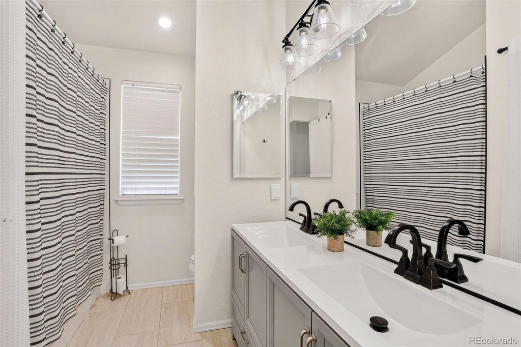 Image 33 of property listing at 10026 Westside Circle, Littleton, CO 80125