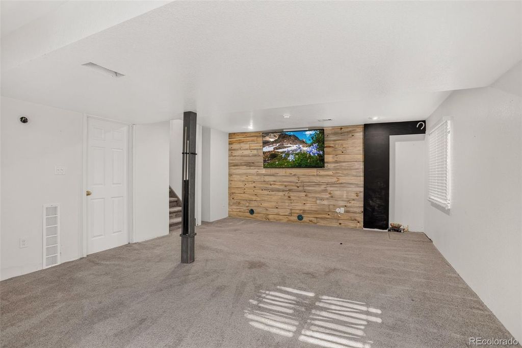 Image 34 of property listing at 10026 Westside Circle, Littleton, CO 80125