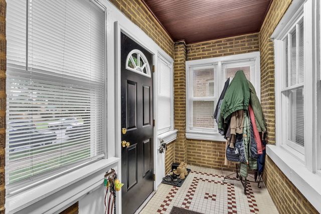 4526 N Mobile Avenue, Chicago, IL 60630