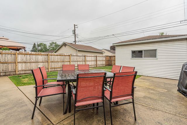 4526 N Mobile Avenue, Chicago, IL 60630