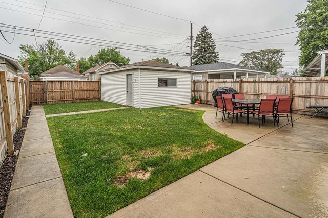 4526 N Mobile Avenue, Chicago, IL 60630
