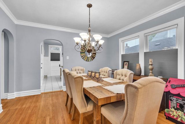 4526 N Mobile Avenue, Chicago, IL 60630