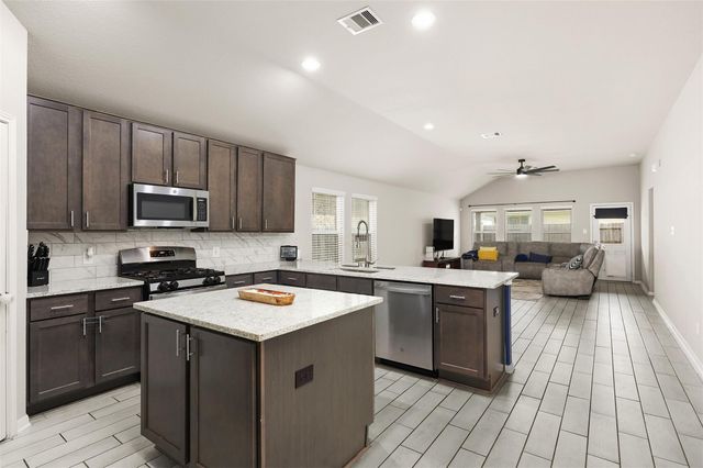 2214 Sand Lily Drive, Texas City, TX 77568