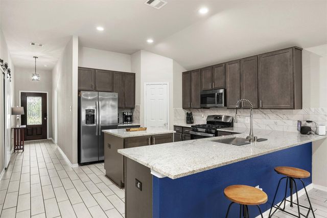 2214 Sand Lily Drive, Texas City, TX 77568