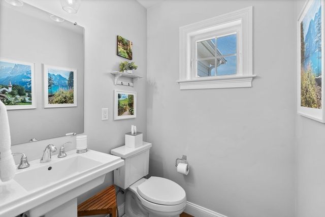 24 Cobblestone Circle, Mashpee, MA 02649